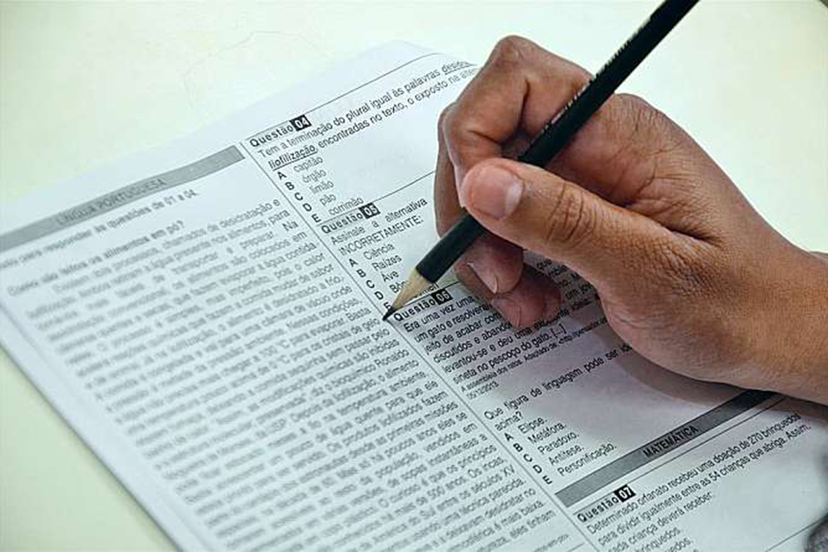 Concurso em Niterói COM Cotas para Negros